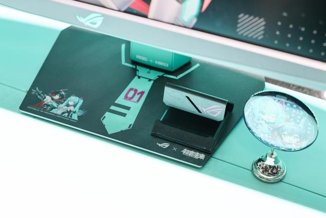 未来版电竞显示器与双模新品BW2025首秀！mg不朽情缘网站ROG 绝神 RO姬x初音(图12)