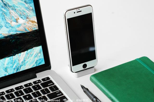 Phone充电像放水杯一样简单MG不朽情缘这个磁吸底座 让i(图3)