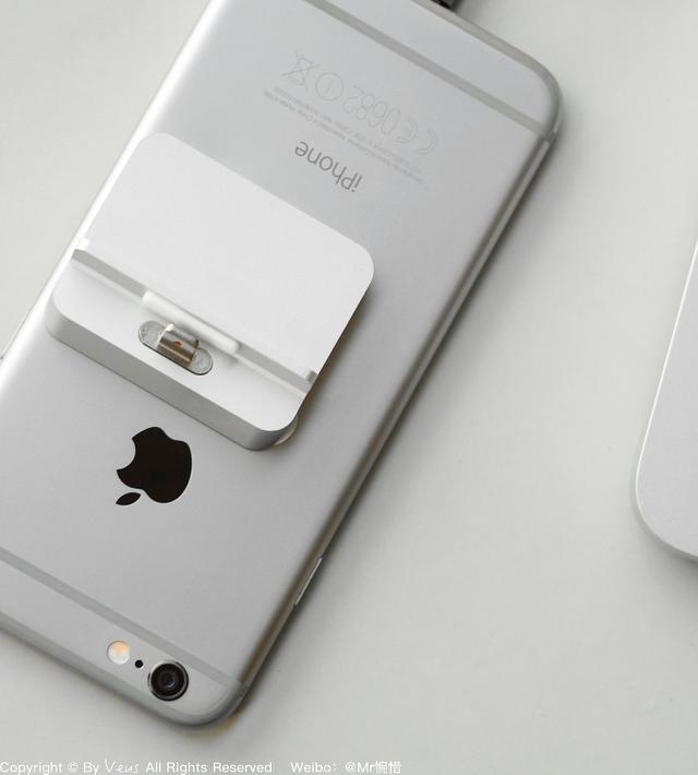 Phone充电像放水杯一样简单MG不朽情缘这个磁吸底座 让i(图6)